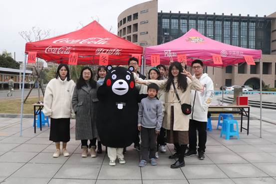 说明: C:\Users\1\Desktop\12.26“情暖冬日,让爱升温”主题活动\IMG_9005.JPG